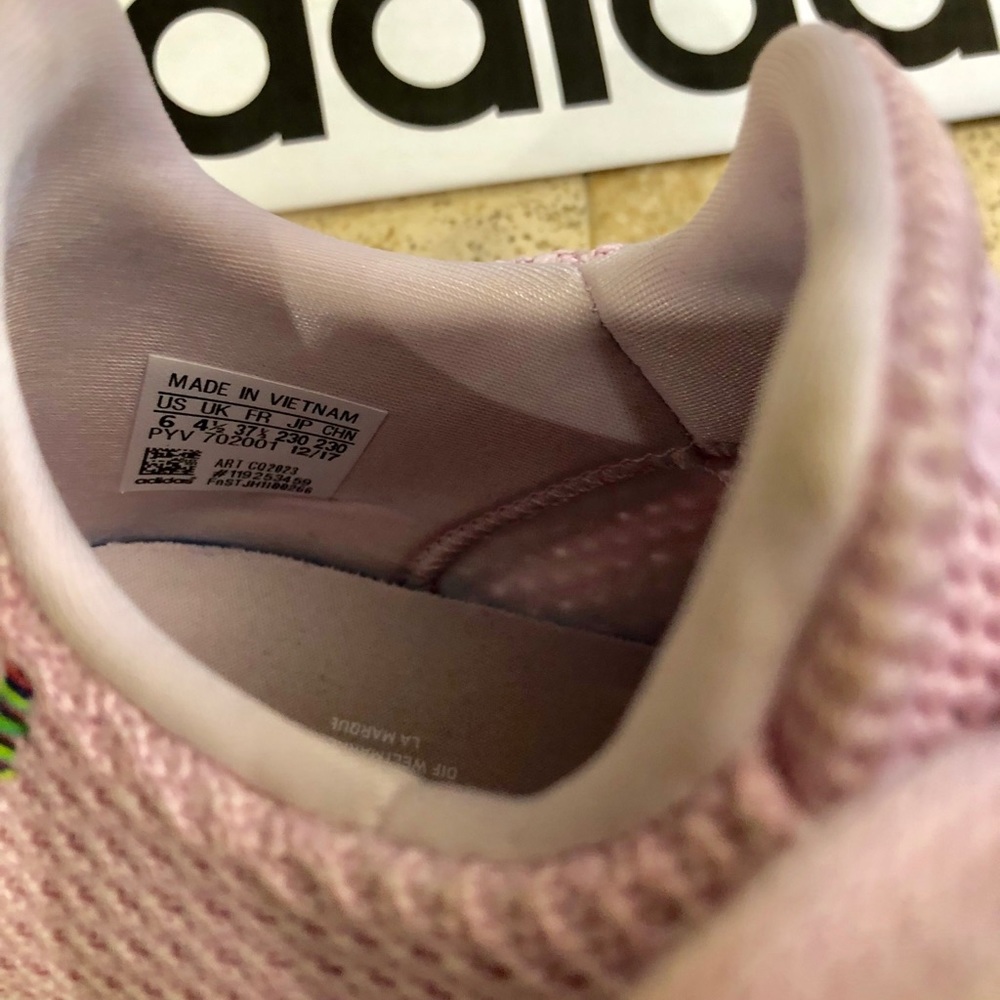 ‼️SOLD‼️🏃♀️ Adidas Pink & White Swift Runs - Picture 6 of 8